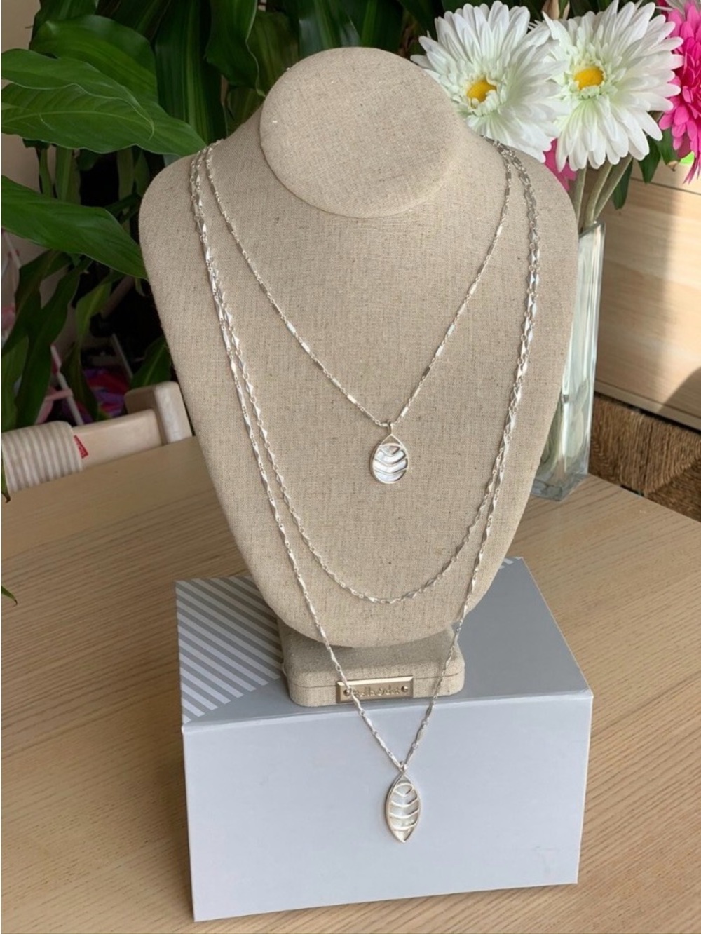 Stella & Dot Silver & Mother of Pearl layered necklace set w matching earrings